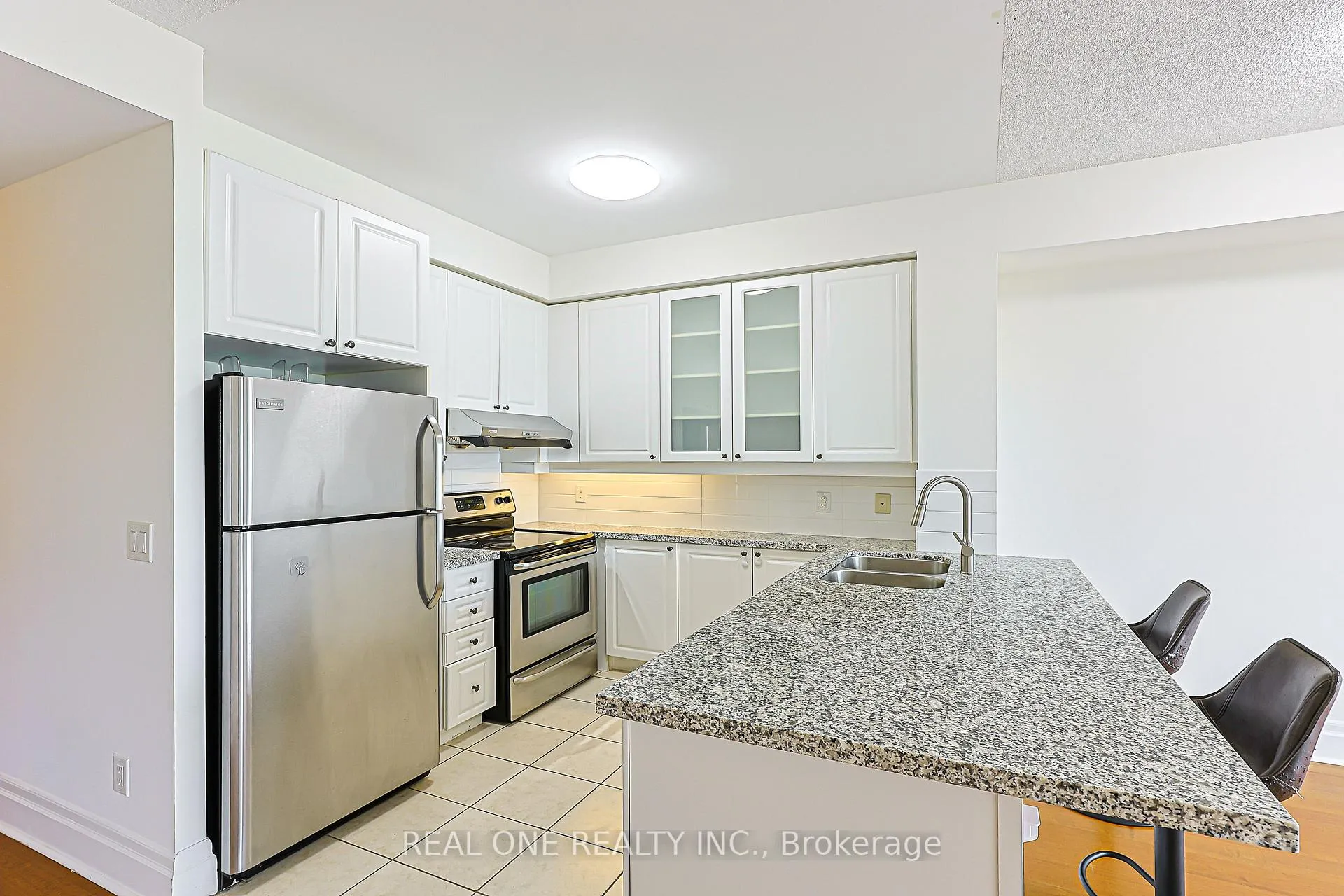 Photo 12 of Unit 214, 111 Upper Duke Crescent, Markham, Unionville — HOMEH