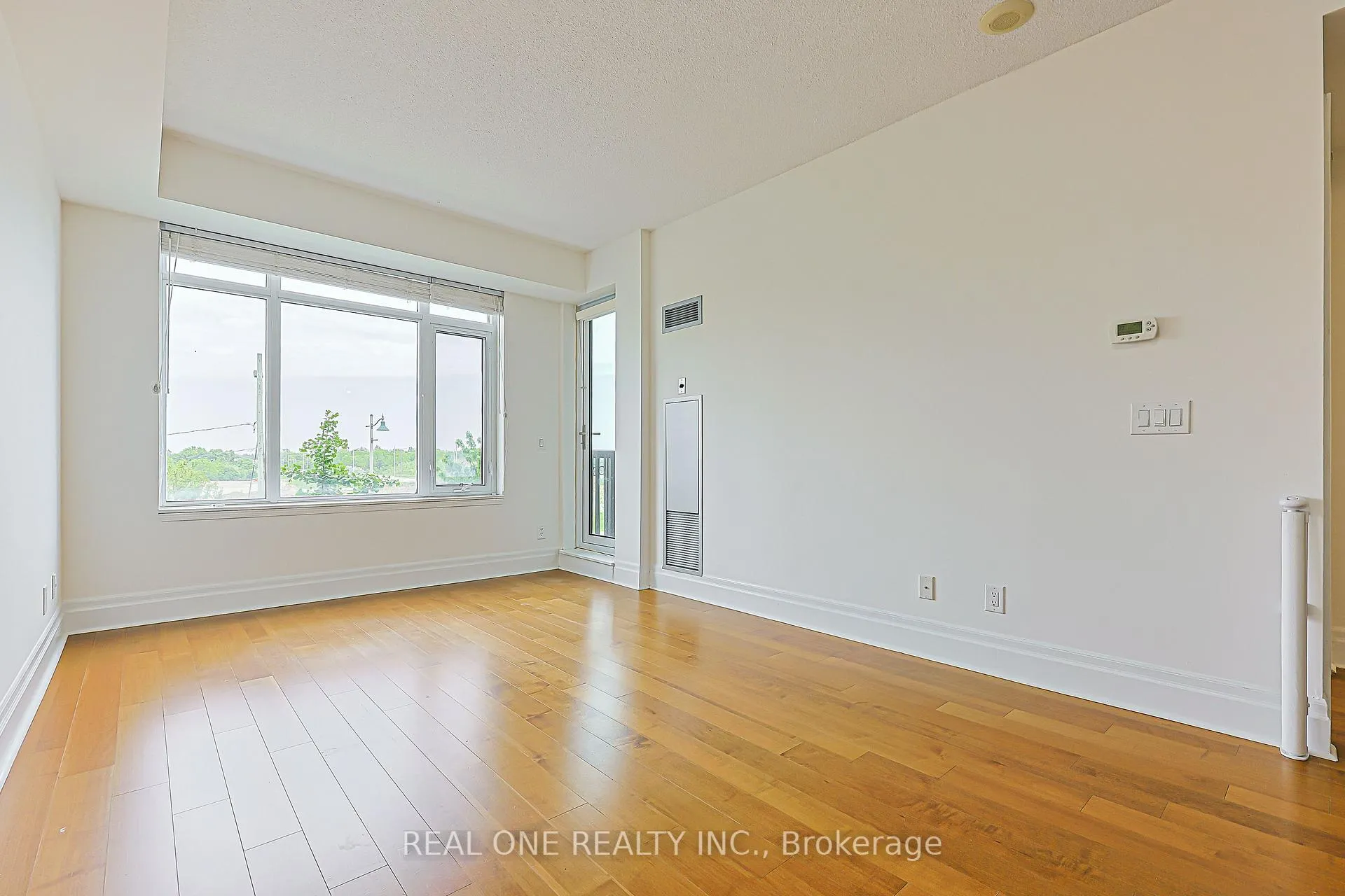 Photo 17 of Unit 214, 111 Upper Duke Crescent, Markham, Unionville — HOMEH