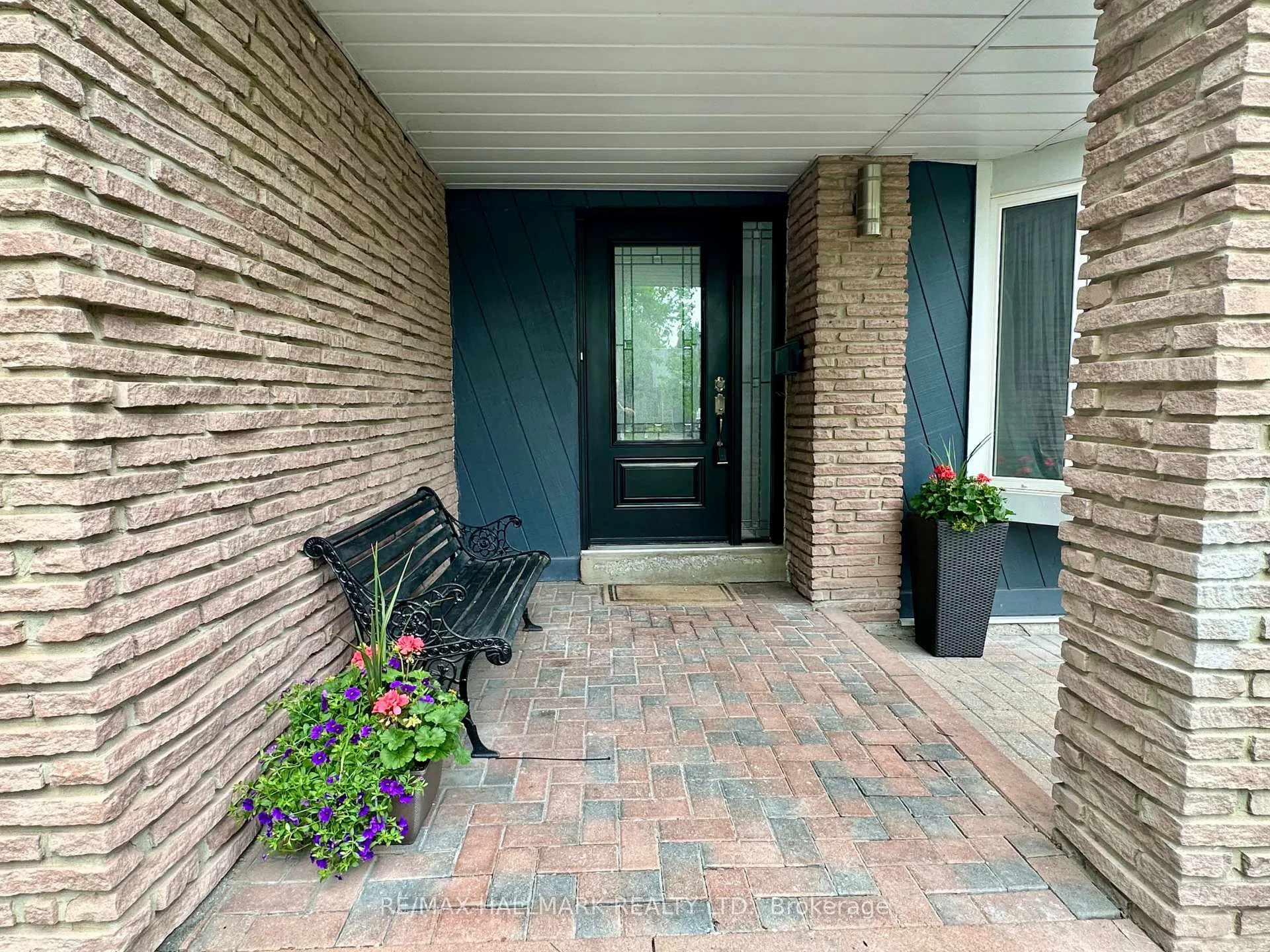 Photo 3 of 1833 Shadybrook Drive, Pickering, Amberlea — HOMEH