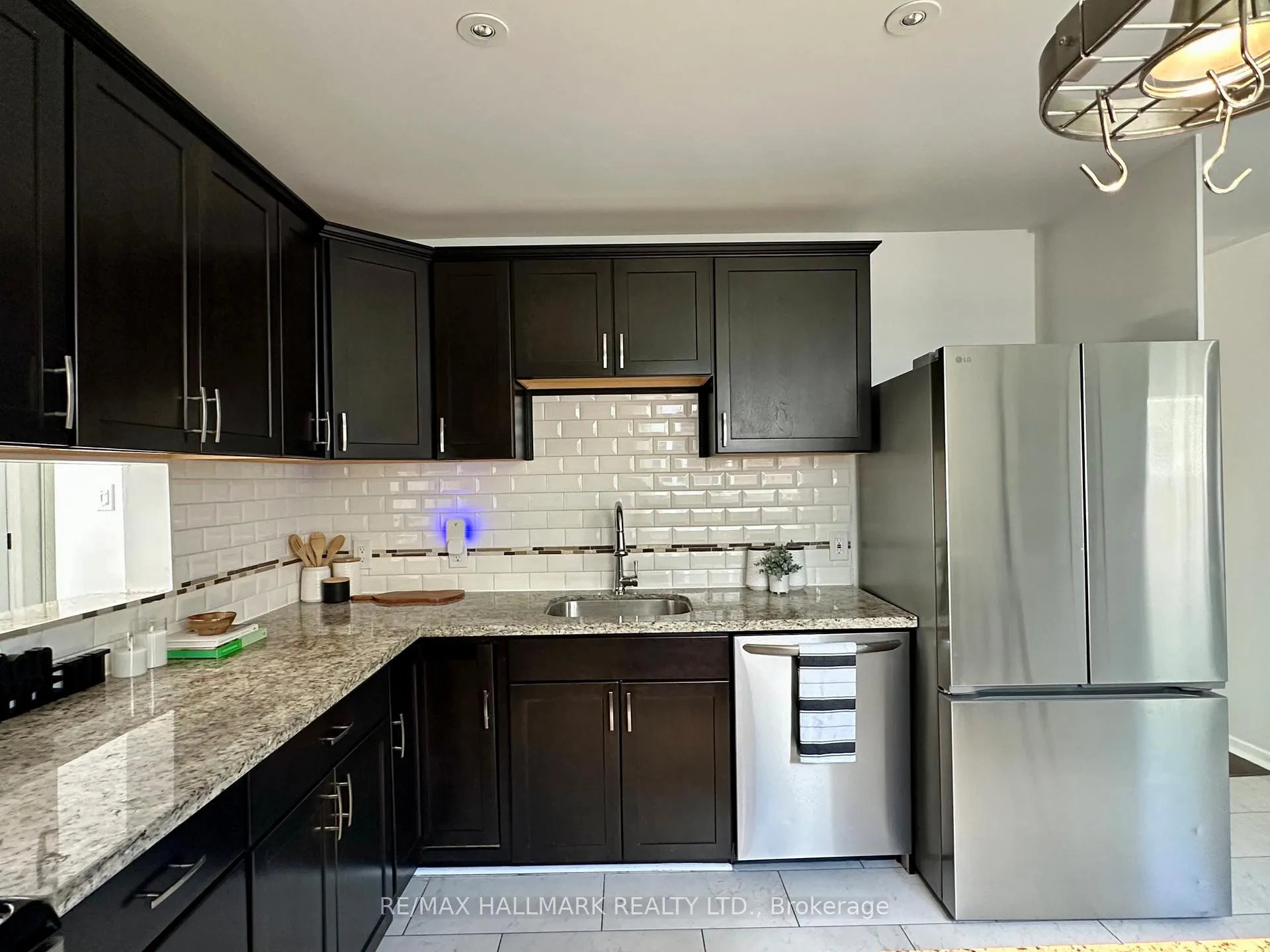 Photo 11 of 1833 Shadybrook Drive, Pickering, Amberlea — HOMEH