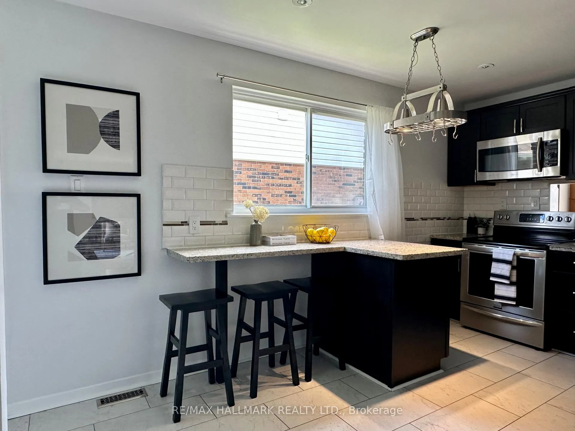 Photo 12 of 1833 Shadybrook Drive, Pickering, Amberlea — HOMEH