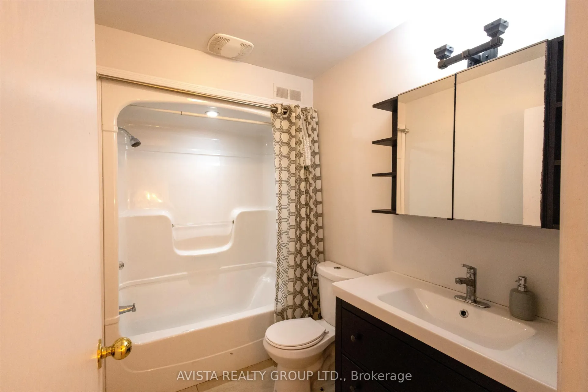 Photo 20 of 401 Tuscany Drive, Thunder Bay, Dawson Heights — HOMEH