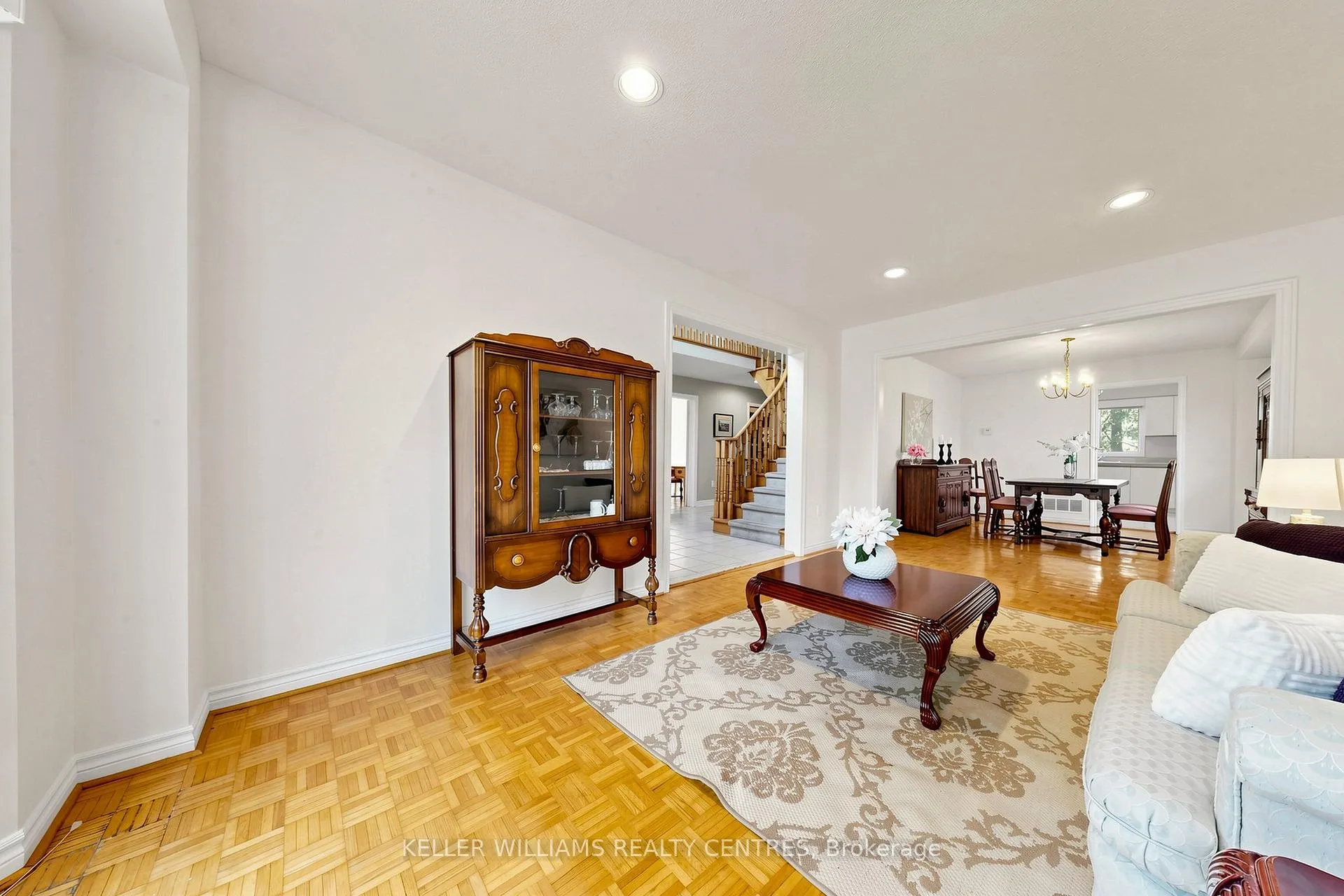 Photo 7 of 69 Gilbank Drive, Aurora, Aurora Heights — HOMEH