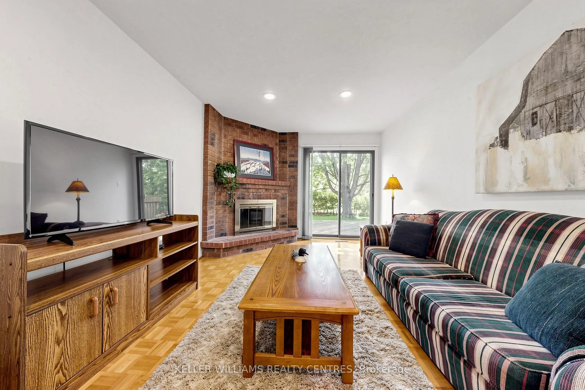 Photo 15 of 69 Gilbank Drive, Aurora, Aurora Heights — HOMEH