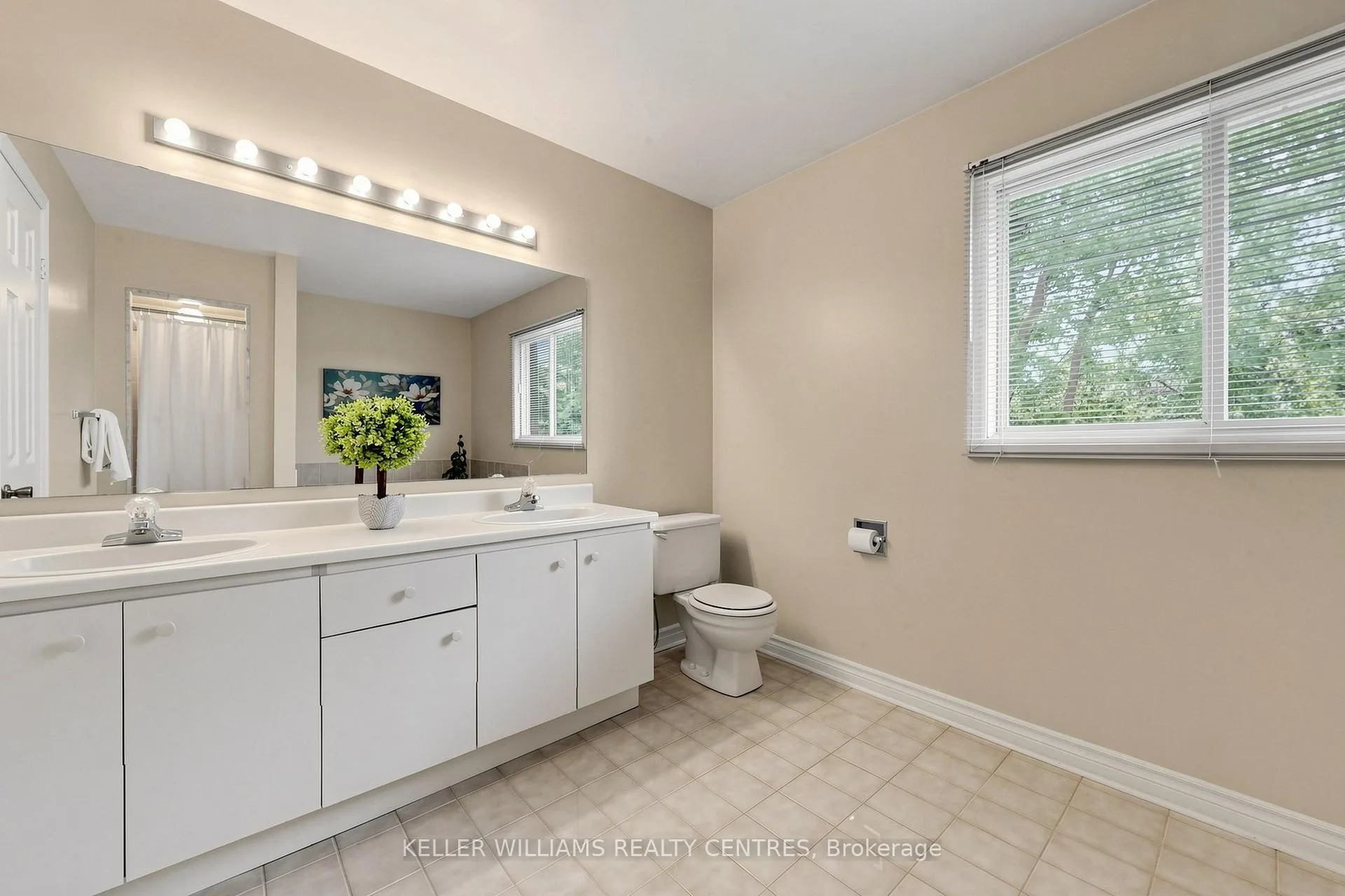 Photo 23 of 69 Gilbank Drive, Aurora, Aurora Heights — HOMEH