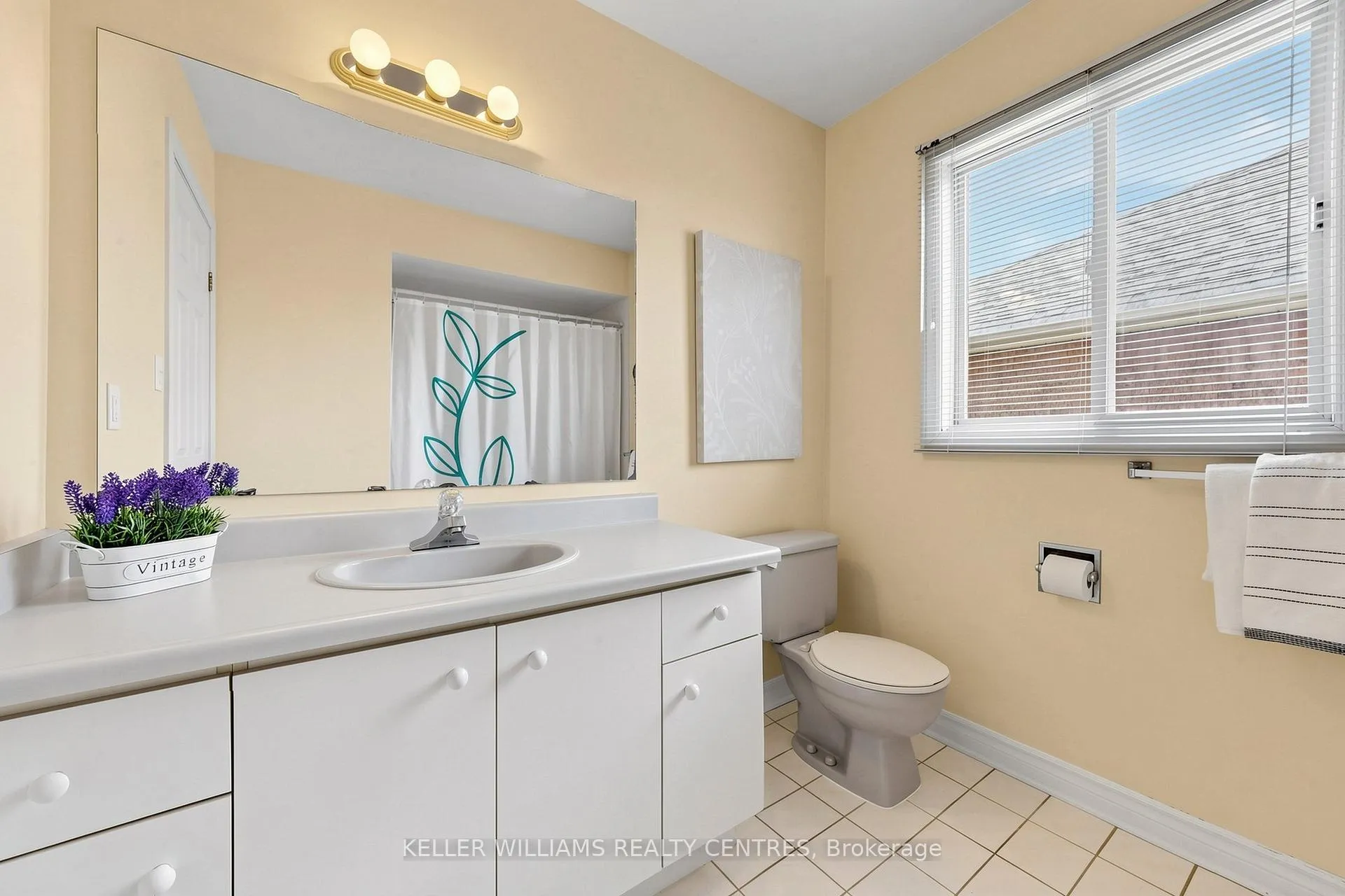 Photo 29 of 69 Gilbank Drive, Aurora, Aurora Heights — HOMEH