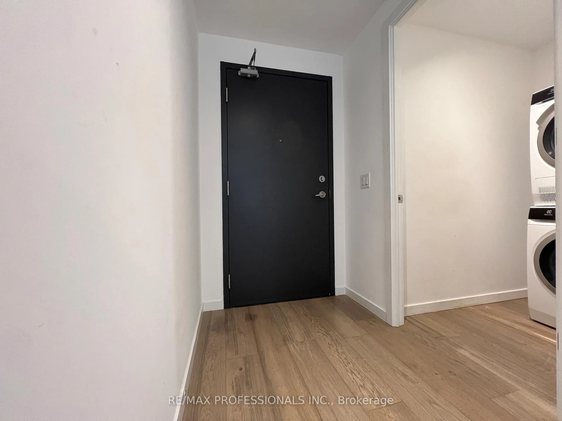 Photo 4 of Unit 619, 7 Smith Crescent, Etobicoke, Stonegate-Queensway — HOMEH