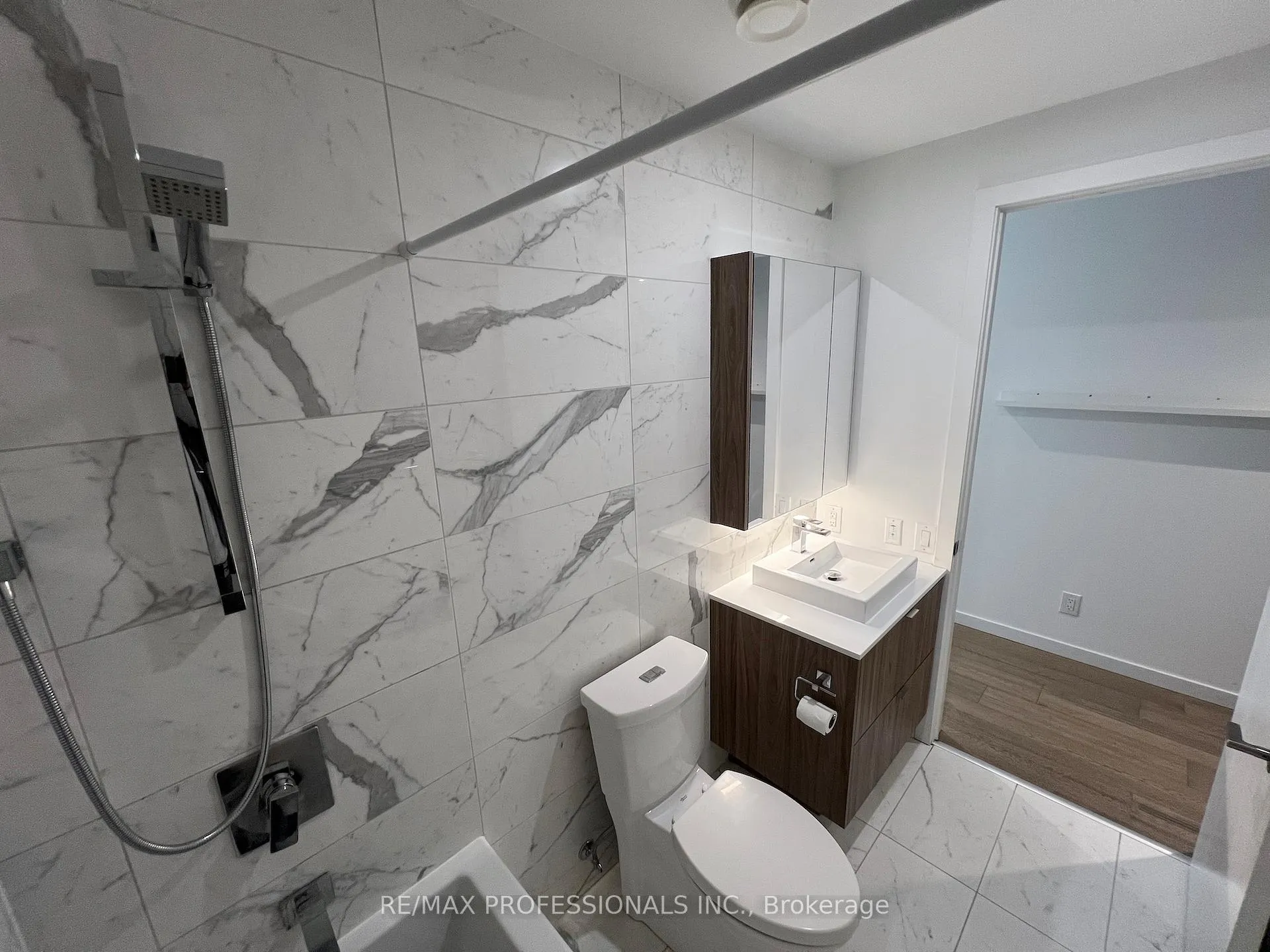 Photo 9 of Unit 619, 7 Smith Crescent, Etobicoke, Stonegate-Queensway — HOMEH
