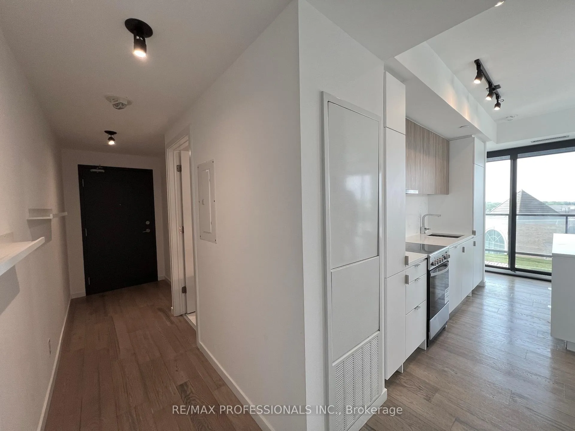 Photo 10 of Unit 619, 7 Smith Crescent, Etobicoke, Stonegate-Queensway — HOMEH