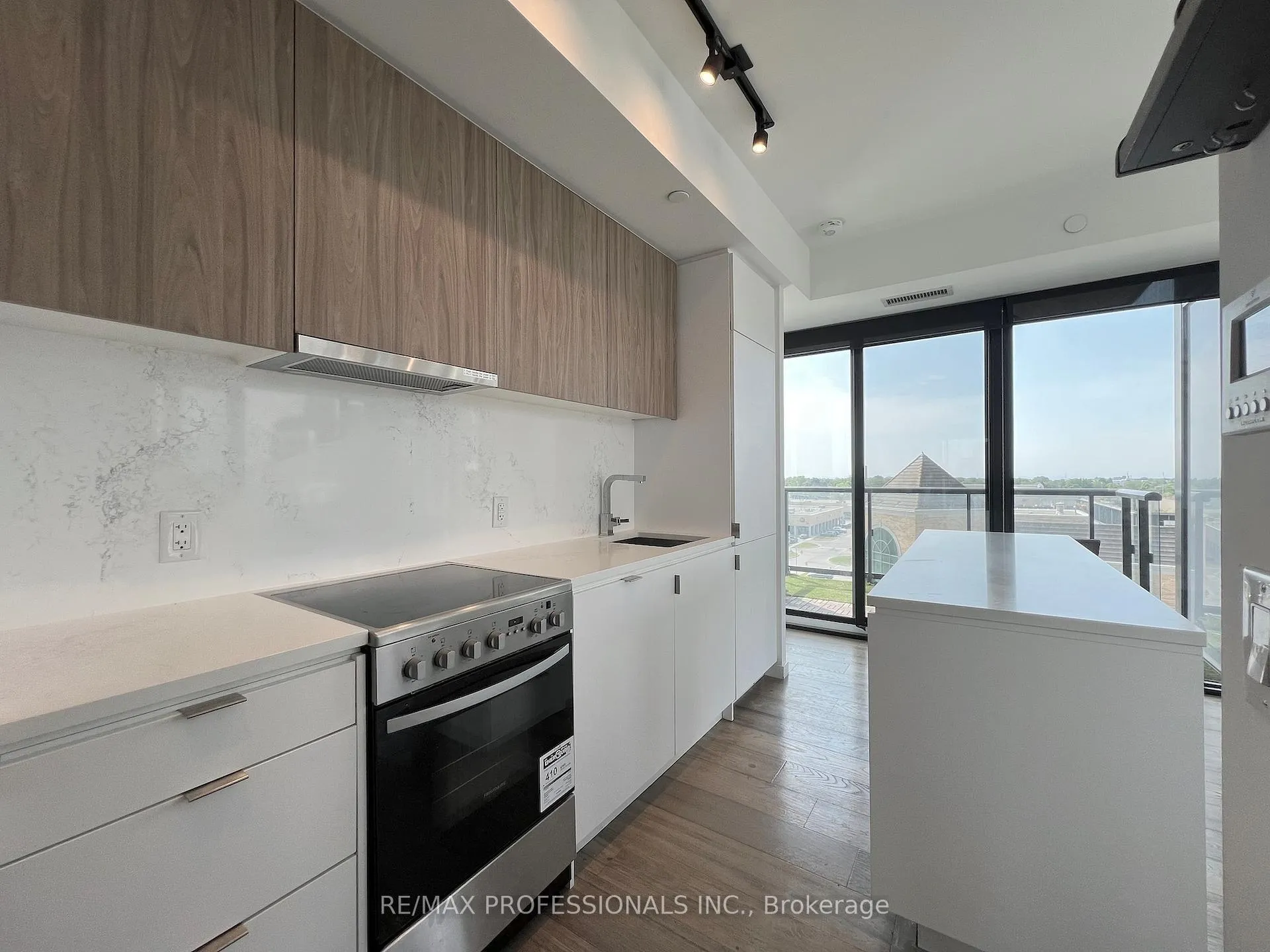 Photo 11 of Unit 619, 7 Smith Crescent, Etobicoke, Stonegate-Queensway — HOMEH