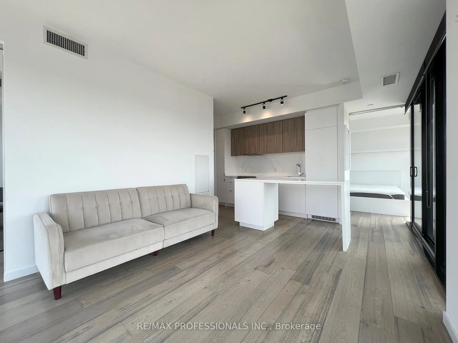 Photo 15 of Unit 619, 7 Smith Crescent, Etobicoke, Stonegate-Queensway — HOMEH