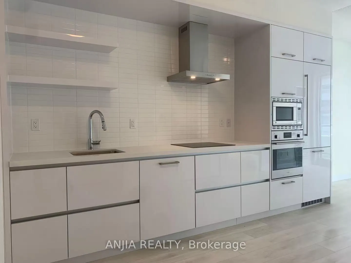 Photo 3 of Unit 3204, 2221 Yonge Yonge Street, Toronto, Mount Pleasant West — HOMEH