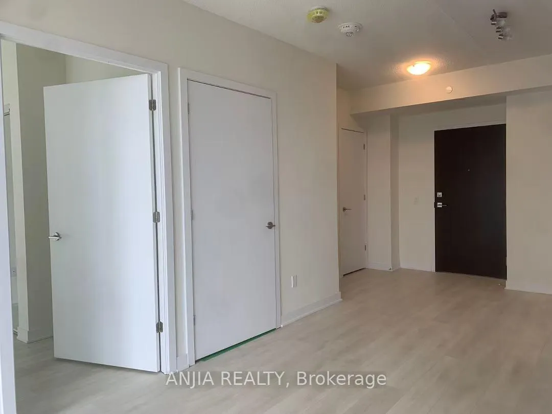 Photo 4 of Unit 3204, 2221 Yonge Yonge Street, Toronto, Mount Pleasant West — HOMEH