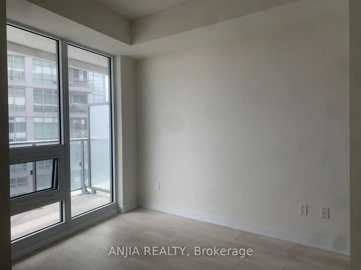 Photo 5 of Unit 3204, 2221 Yonge Yonge Street, Toronto, Mount Pleasant West — HOMEH