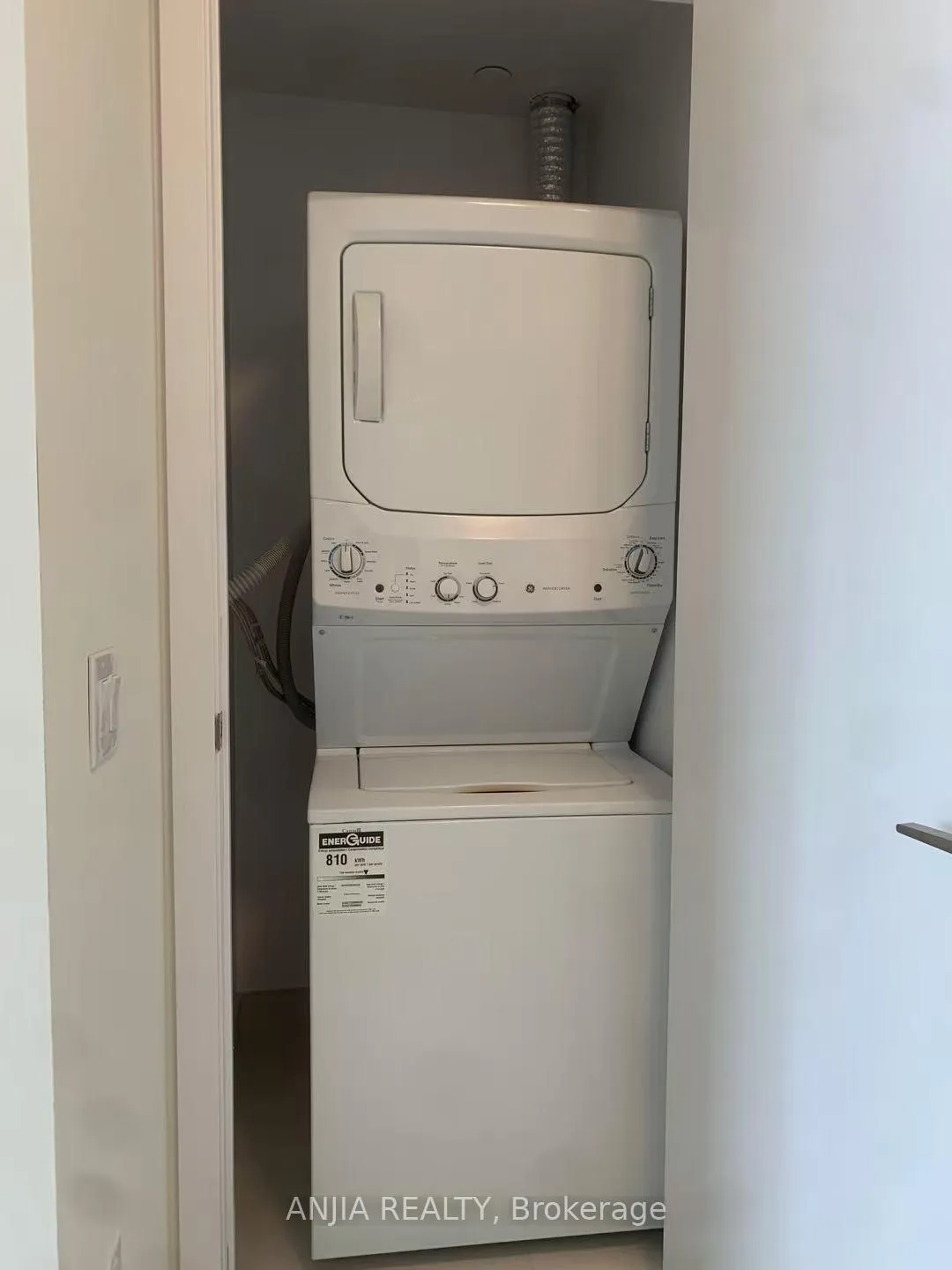 Photo 7 of Unit 3204, 2221 Yonge Yonge Street, Toronto, Mount Pleasant West — HOMEH
