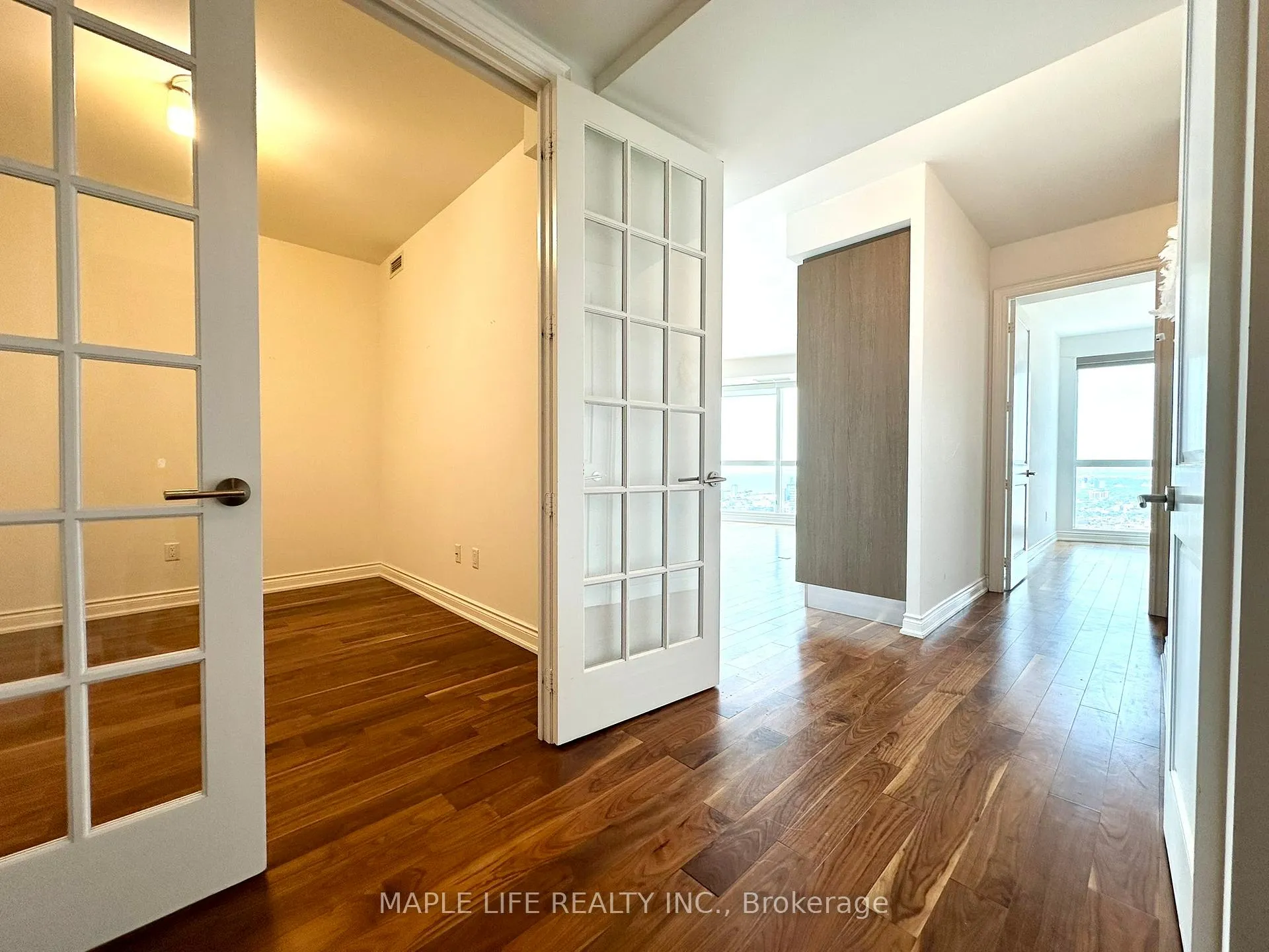Photo 7 of Unit 7110, 388 Yonge Street, Toronto, Bay Street Corridor — HOMEH