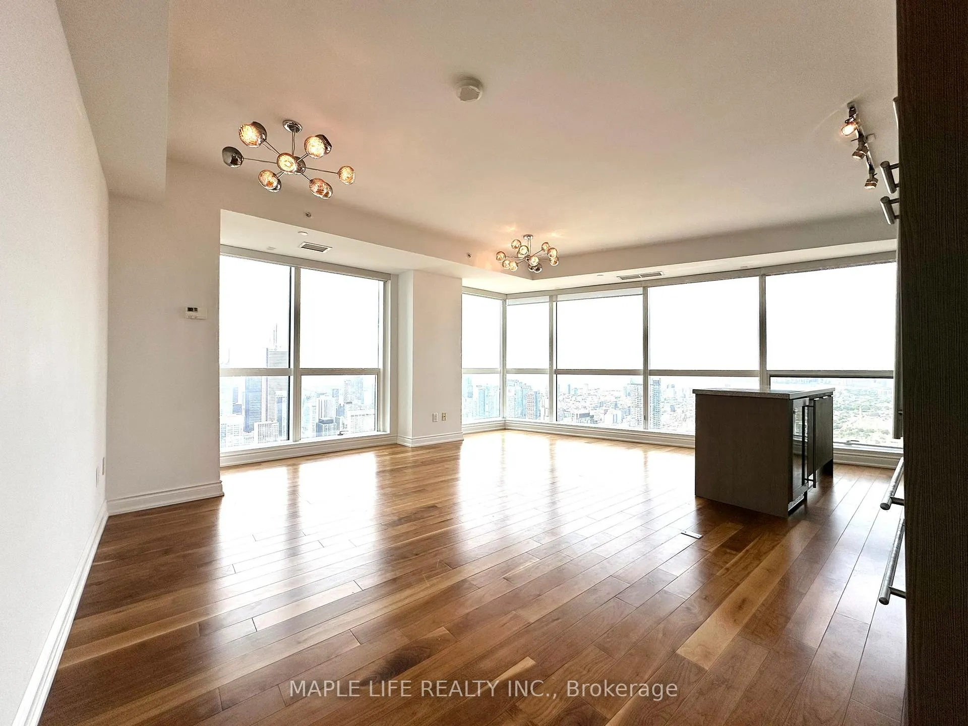 Photo 9 of Unit 7110, 388 Yonge Street, Toronto, Bay Street Corridor — HOMEH