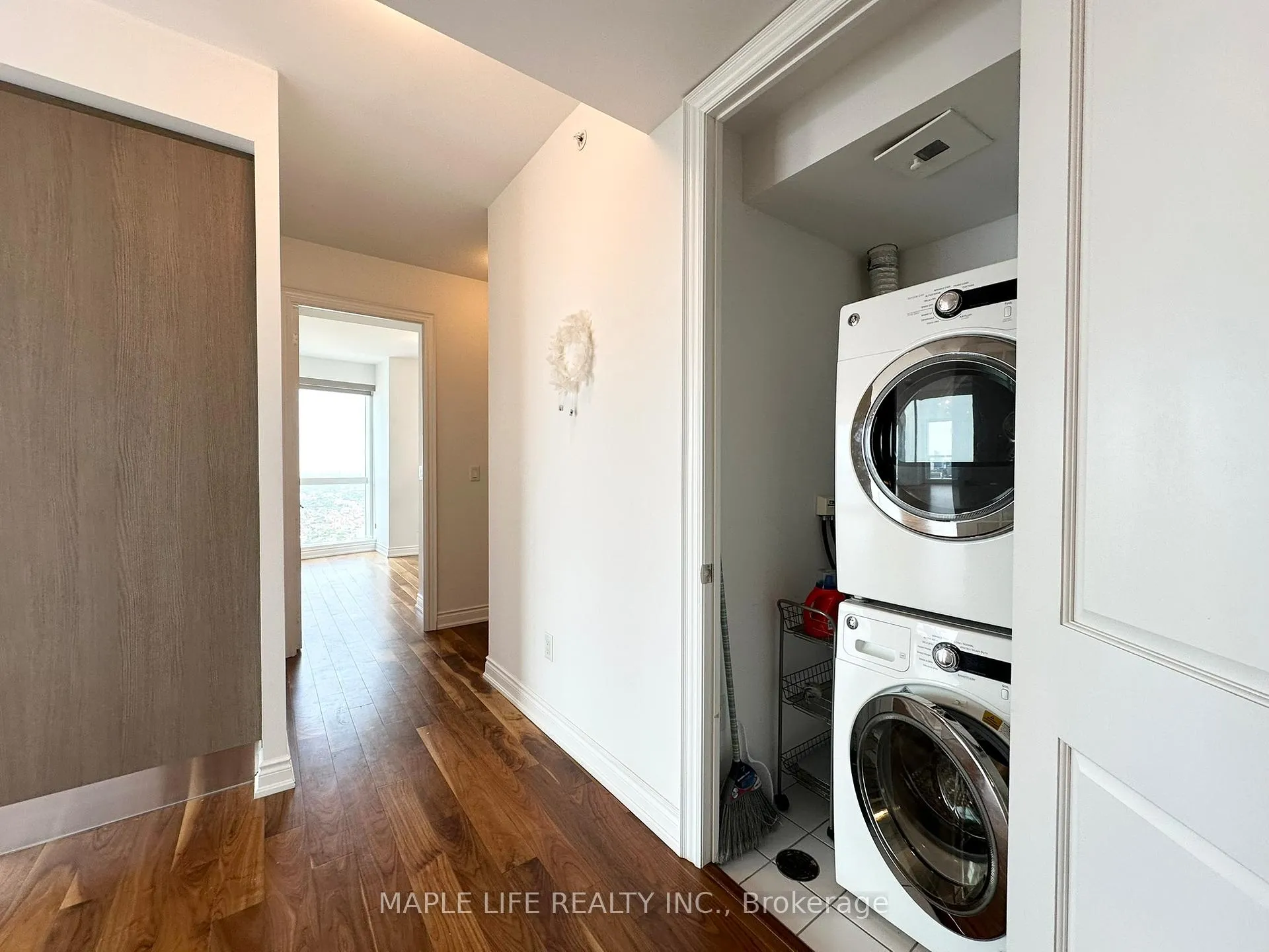 Photo 12 of Unit 7110, 388 Yonge Street, Toronto, Bay Street Corridor — HOMEH