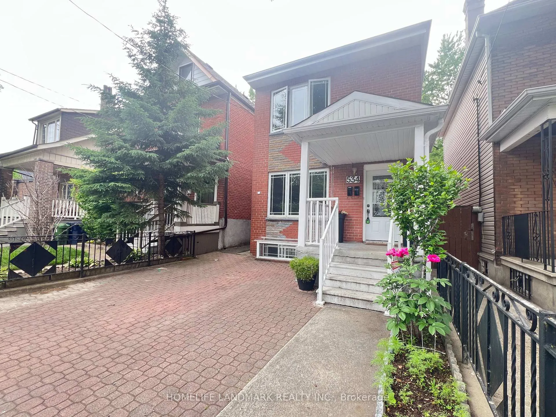 Photo 4 of 534 Saint Clarens Avenue, Toronto, Dovercourt-Wallace Emerson-Junction — HOMEH