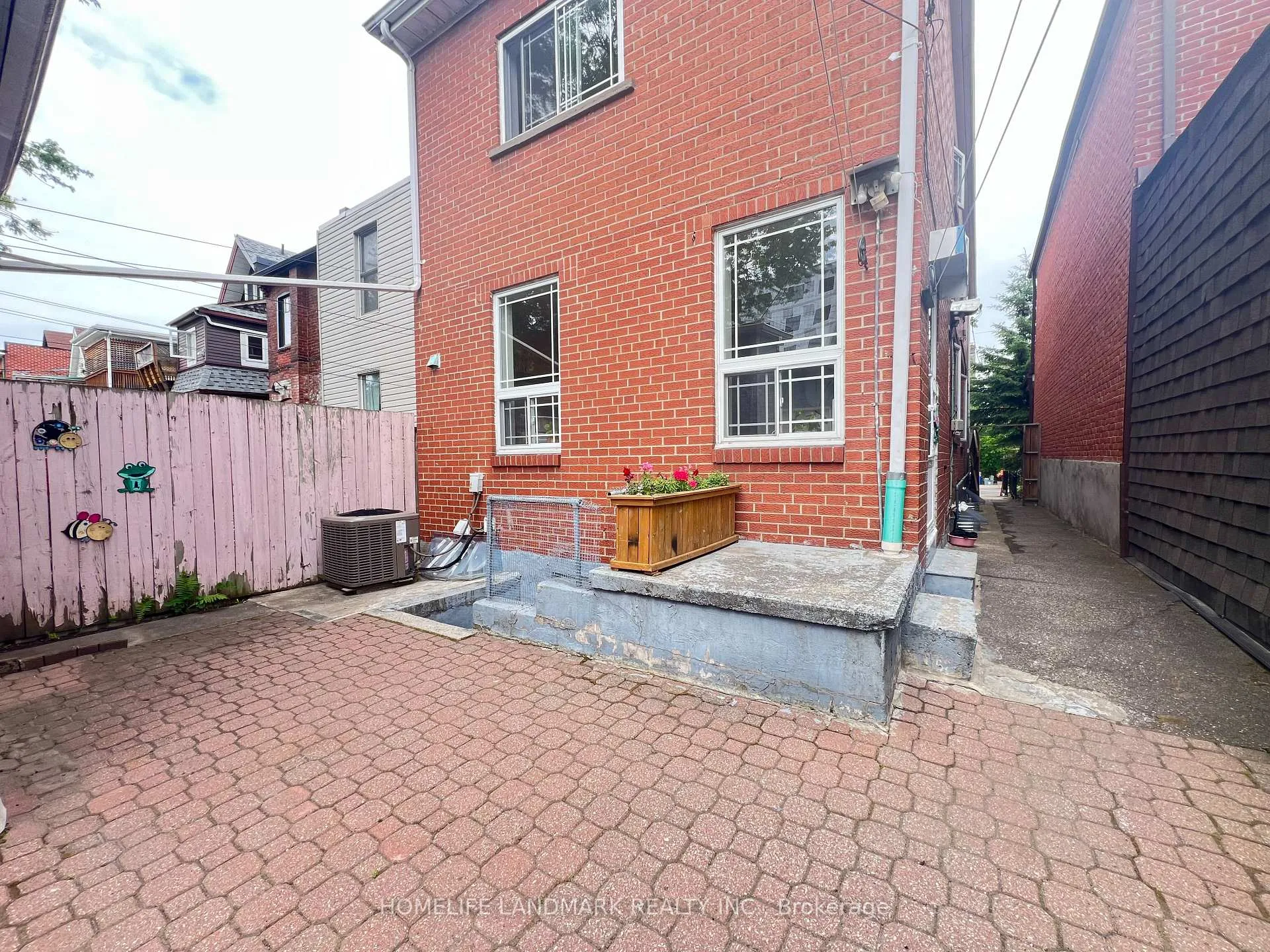 Photo 34 of 534 Saint Clarens Avenue, Toronto, Dovercourt-Wallace Emerson-Junction — HOMEH