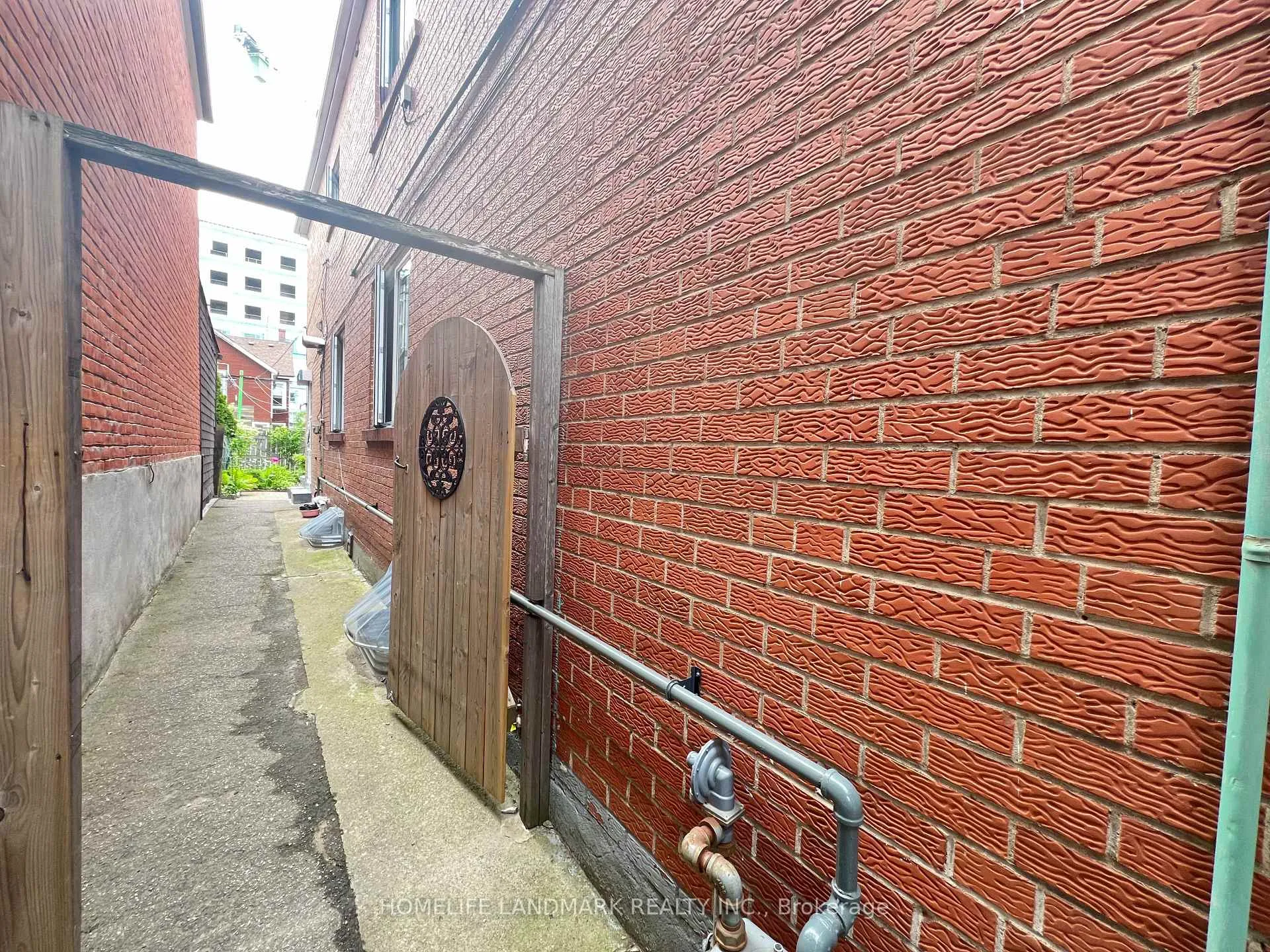 Photo 35 of 534 Saint Clarens Avenue, Toronto, Dovercourt-Wallace Emerson-Junction — HOMEH