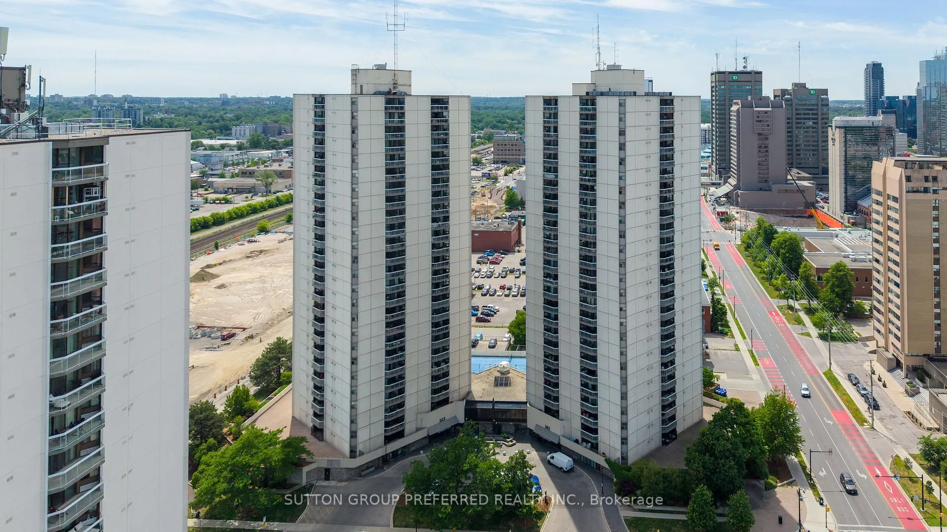 Front of Unit 704, 363 Colborne Street