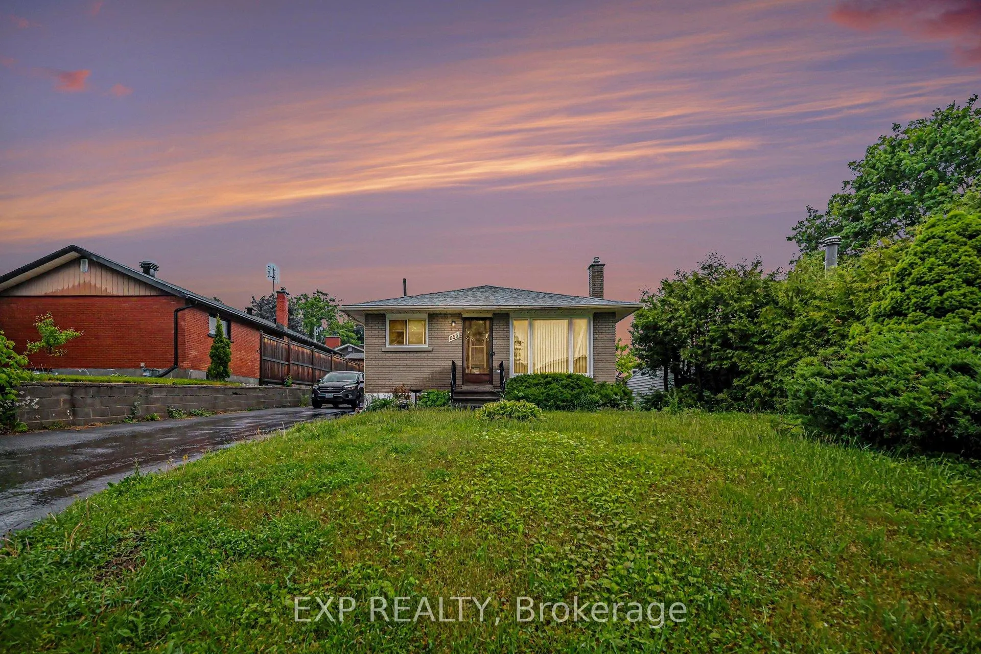Photo 1 of 685 Crystal Street, Ottawa, Carson Meadows — HOMEH