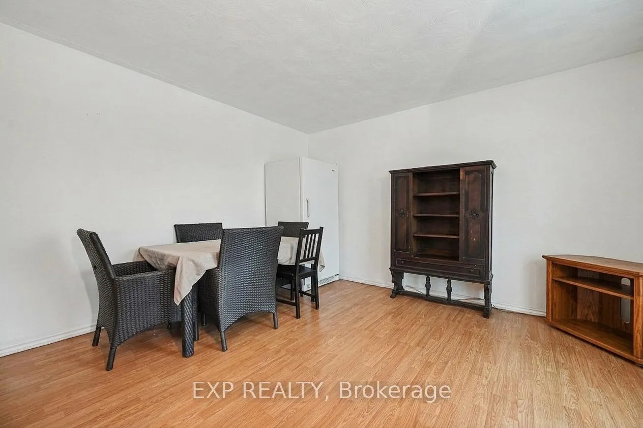 Photo 5 of 685 Crystal Street, Ottawa, Carson Meadows — HOMEH