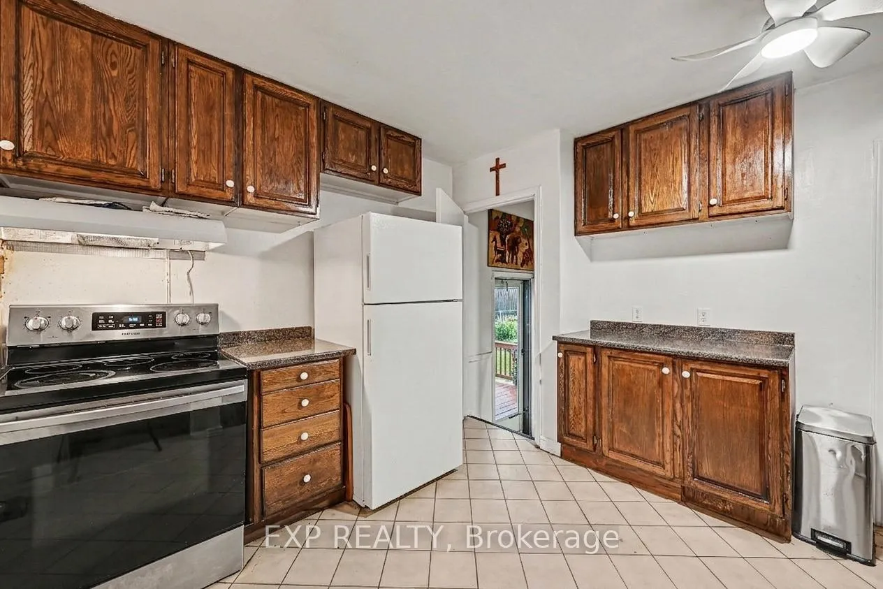 Photo 8 of 685 Crystal Street, Ottawa, Carson Meadows — HOMEH