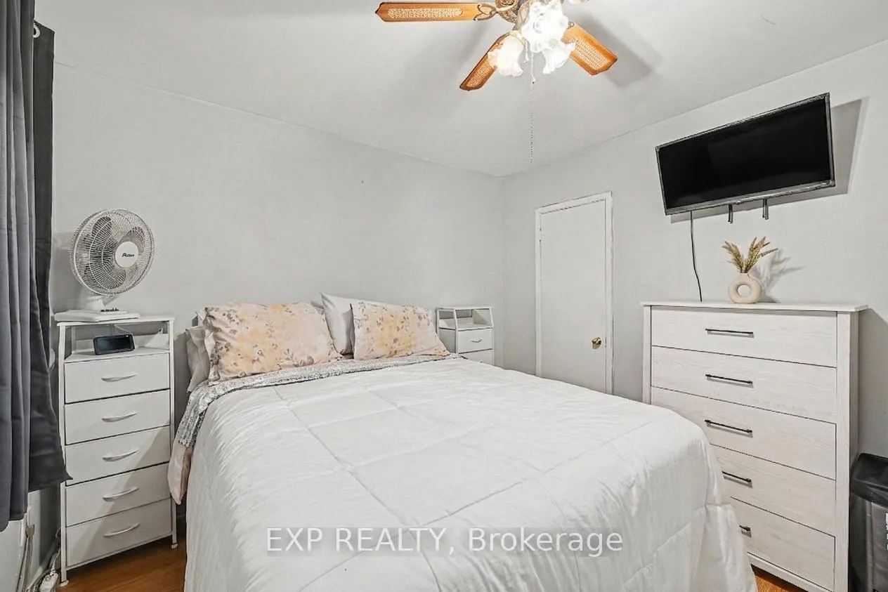 Photo 9 of 685 Crystal Street, Ottawa, Carson Meadows — HOMEH