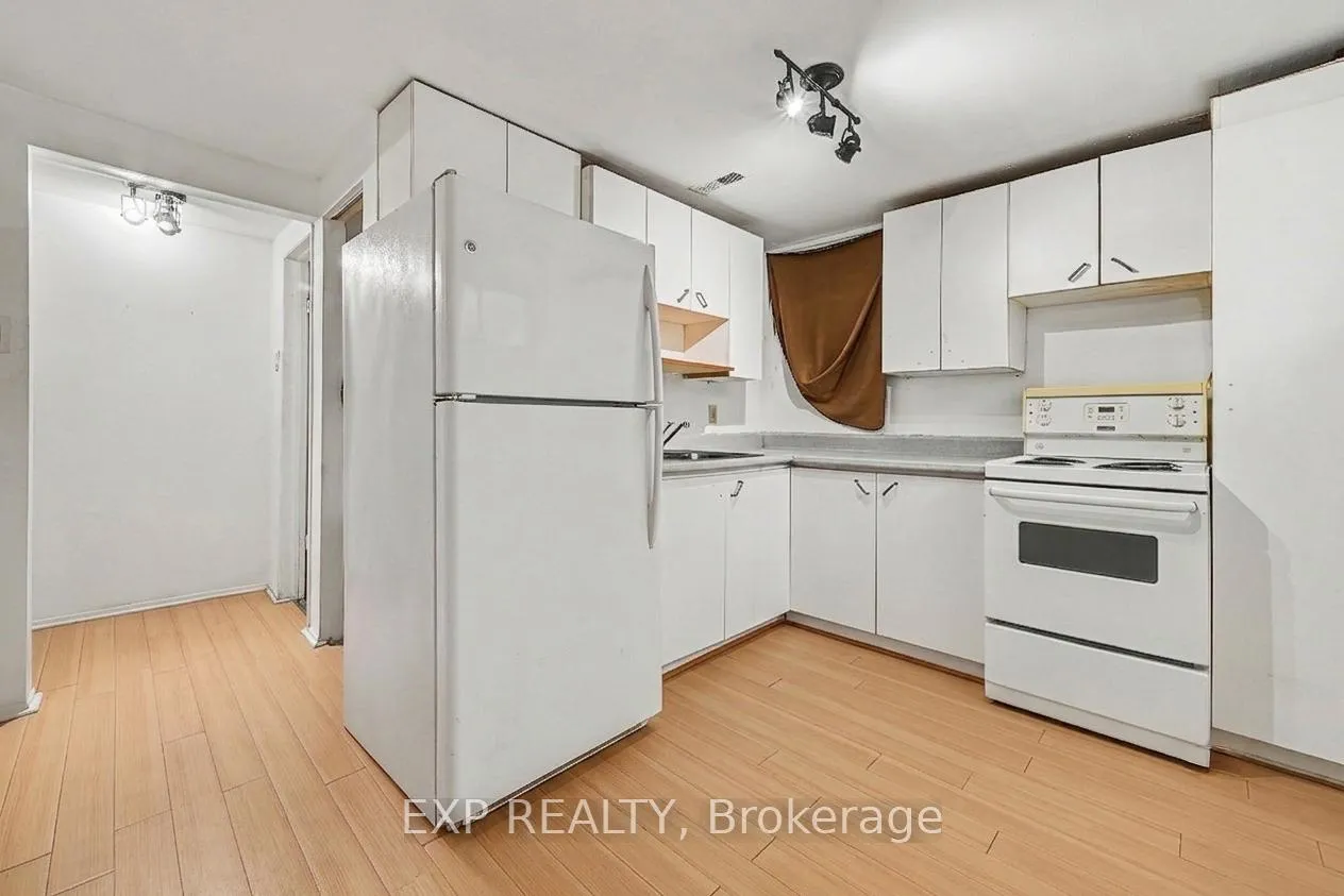 Photo 16 of 685 Crystal Street, Ottawa, Carson Meadows — HOMEH