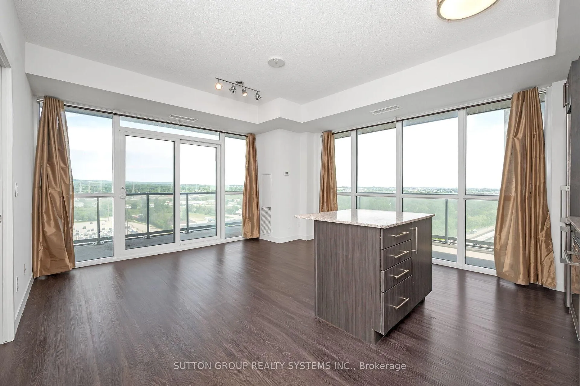 Photo 5 of Unit 1409, 2087 Fairview Street, Burlington, Brant — HOMEH