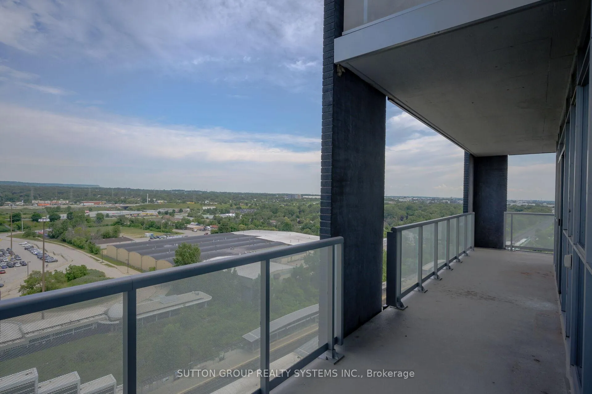 Photo 12 of Unit 1409, 2087 Fairview Street, Burlington, Brant — HOMEH