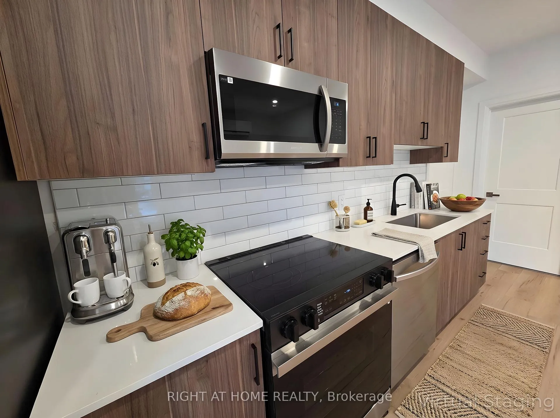Photo 3 of Unit 1R, 55 Camberwell Road, Toronto, Humewood-Cedarvale — HOMEH