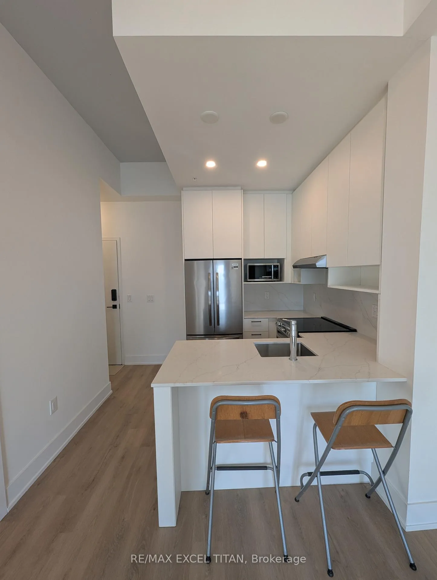 Photo 3 of Unit 405, 206 King Street W, Hamilton, Central — HOMEH