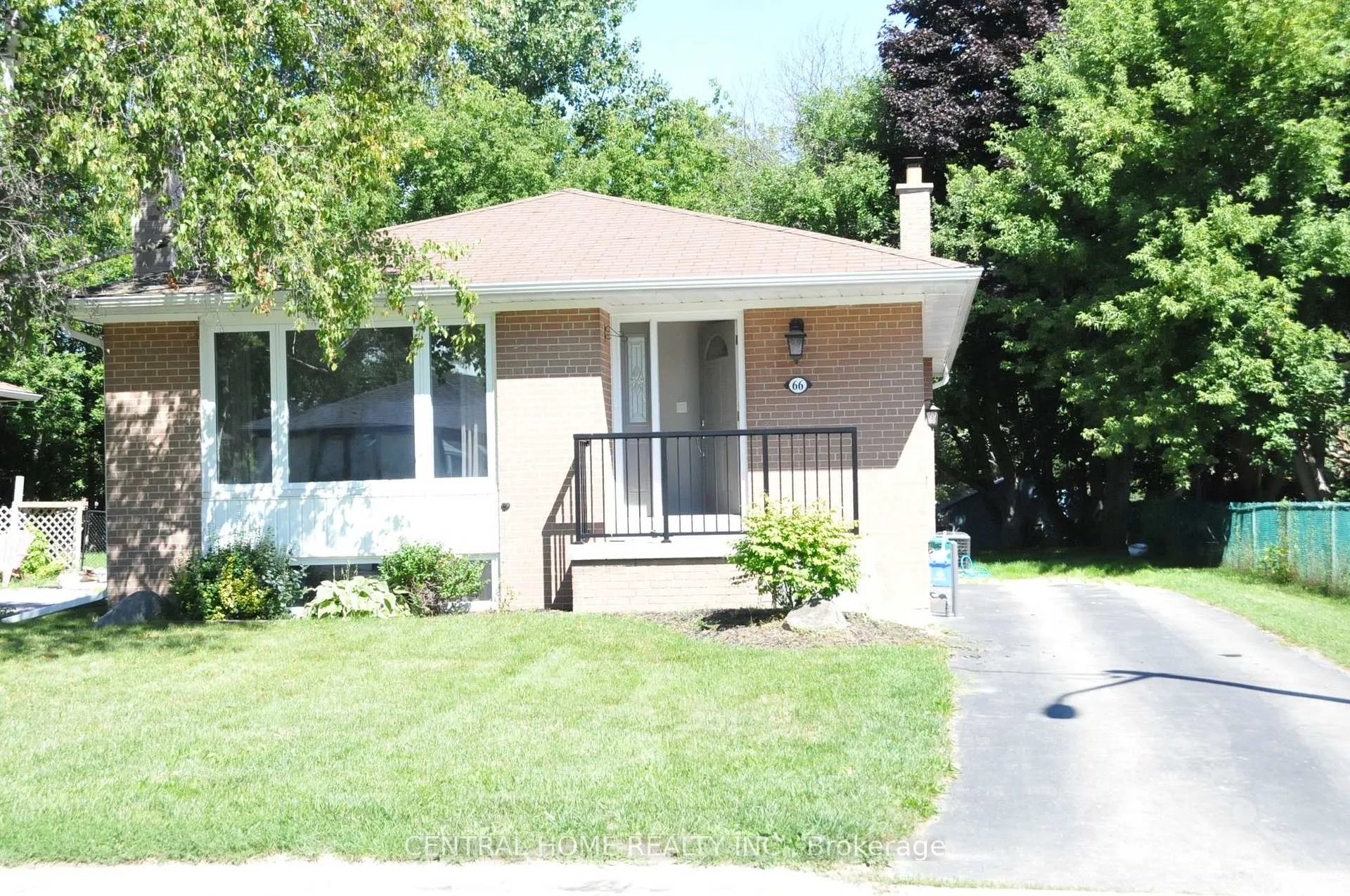 Photo 1 of 66 Collins Crescent, Aurora, Aurora Heights — HOMEH