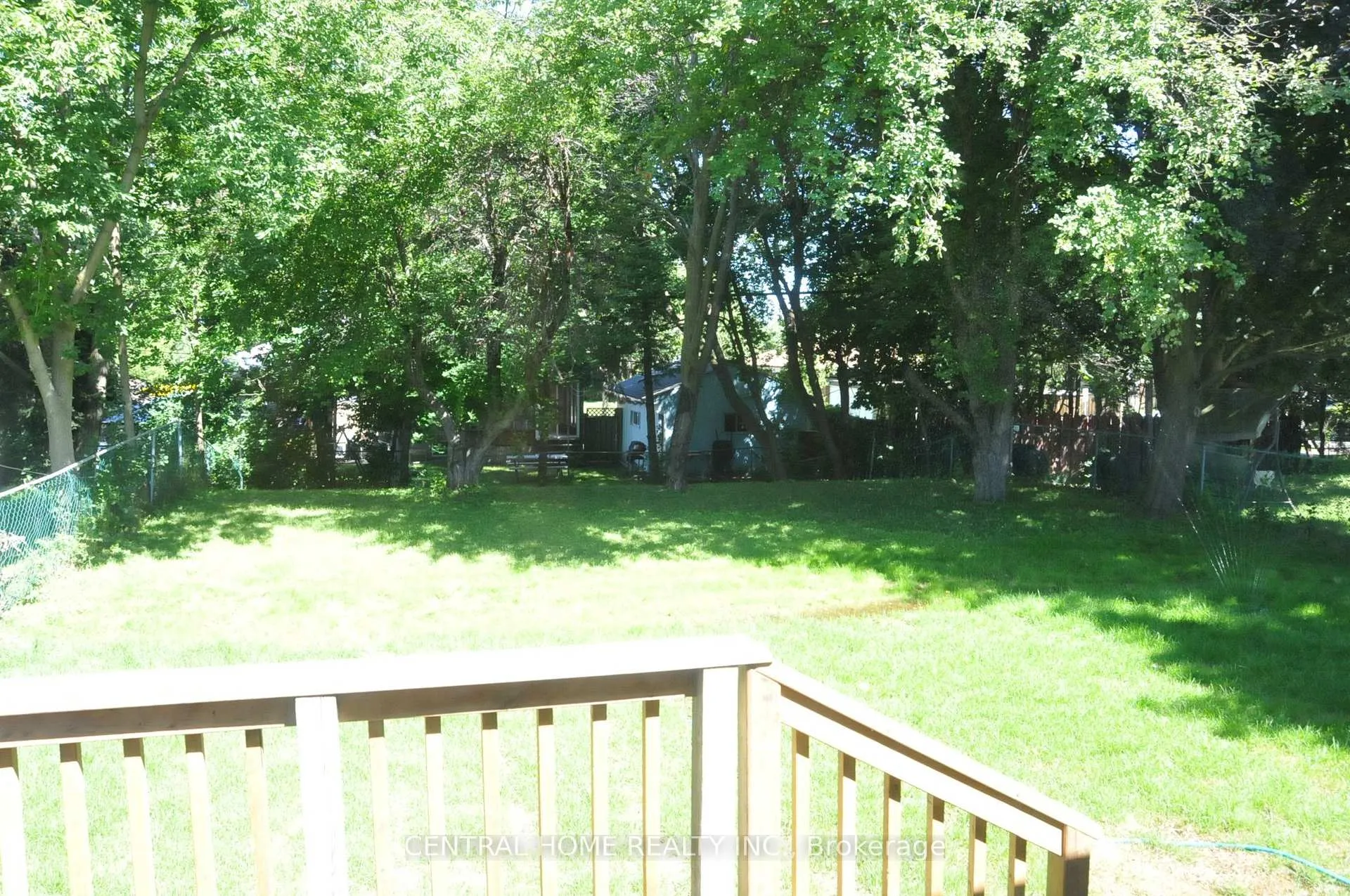 Photo 3 of 66 Collins Crescent, Aurora, Aurora Heights — HOMEH