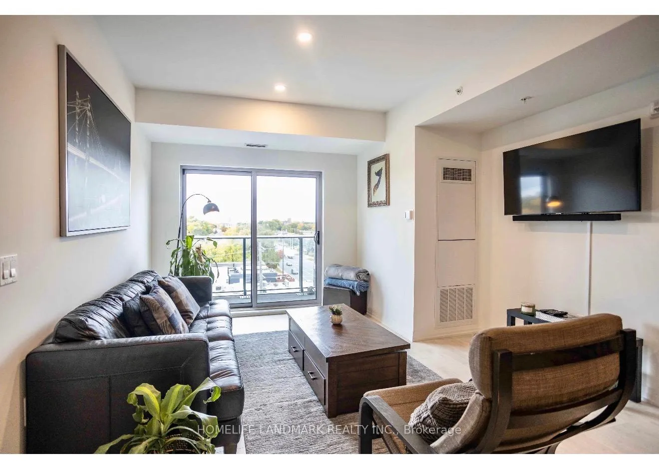 Photo 10 of Unit 603, 408 Browns Line, Etobicoke, Alderwood — HOMEH