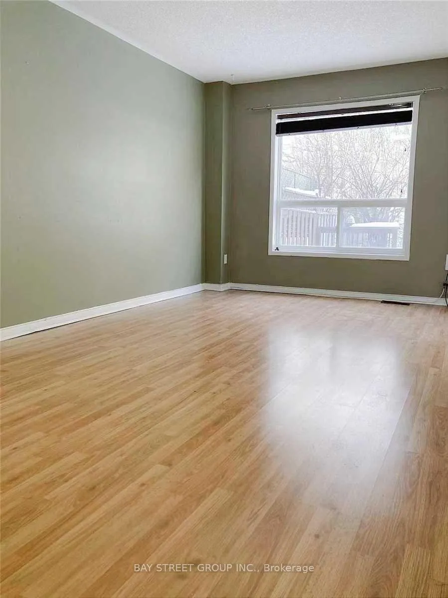 Photo 8 of 70 Twigg Drive, Ajax, Central — HOMEH