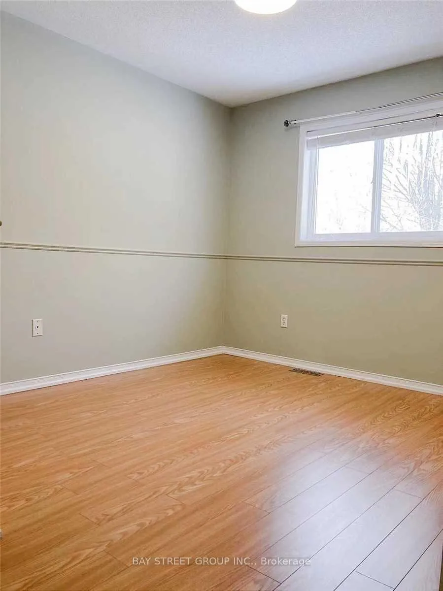 Photo 9 of 70 Twigg Drive, Ajax, Central — HOMEH