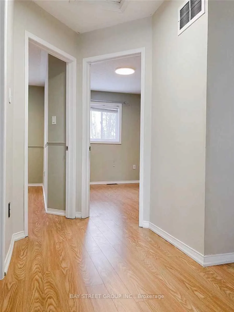Photo 12 of 70 Twigg Drive, Ajax, Central — HOMEH