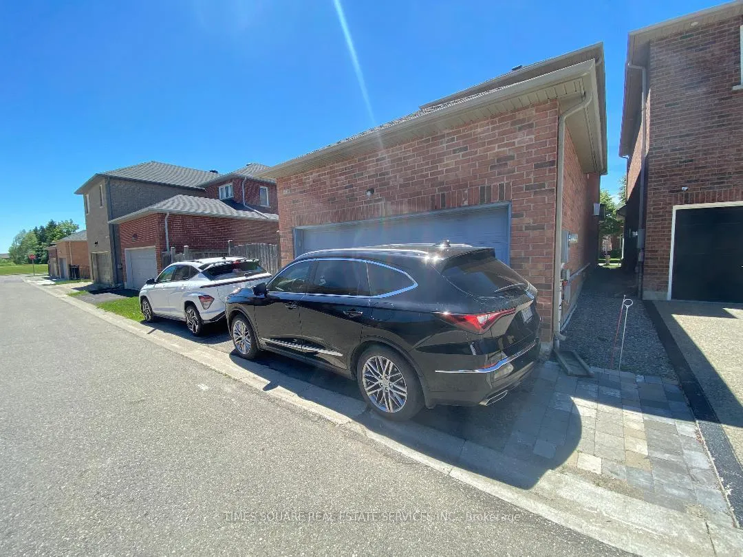 Photo 4 of 9 Quail Hollow, Markham, Cornell — HOMEH