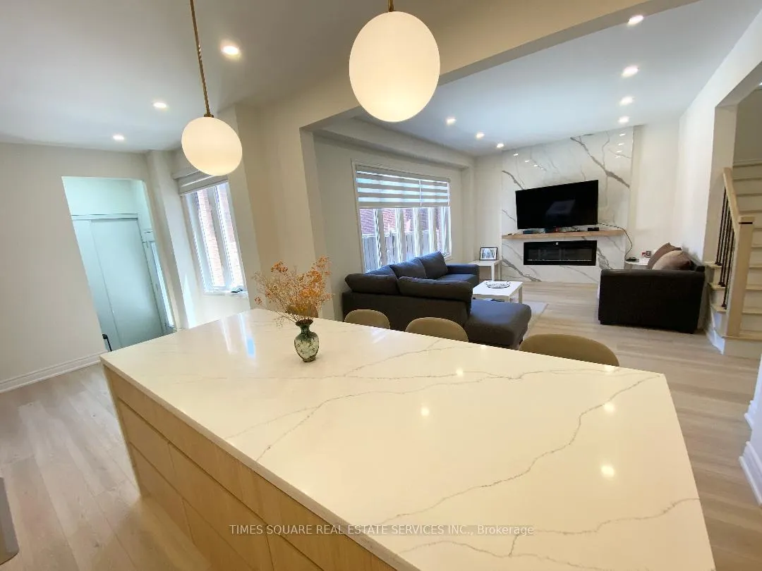 Photo 12 of 9 Quail Hollow, Markham, Cornell — HOMEH