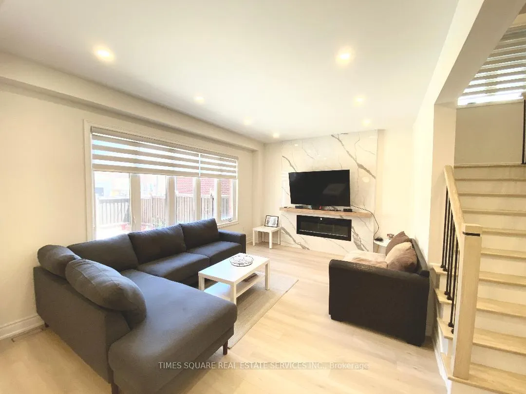 Photo 15 of 9 Quail Hollow, Markham, Cornell — HOMEH