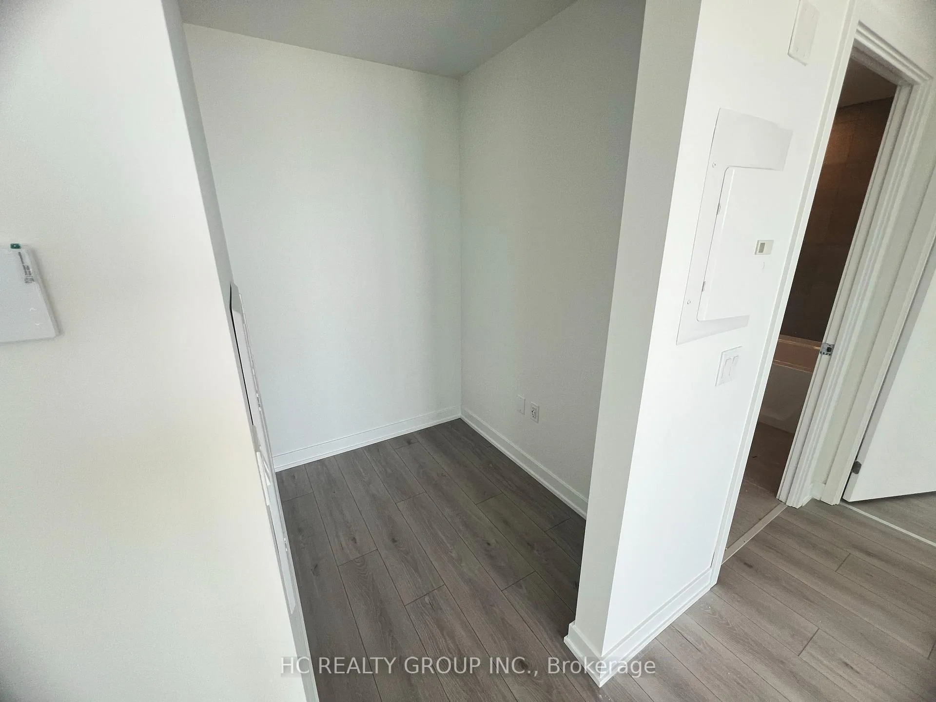 Photo 5 of Unit 2502, 1 Fairview Road E, Mississauga, Mississauga Valleys — HOMEH