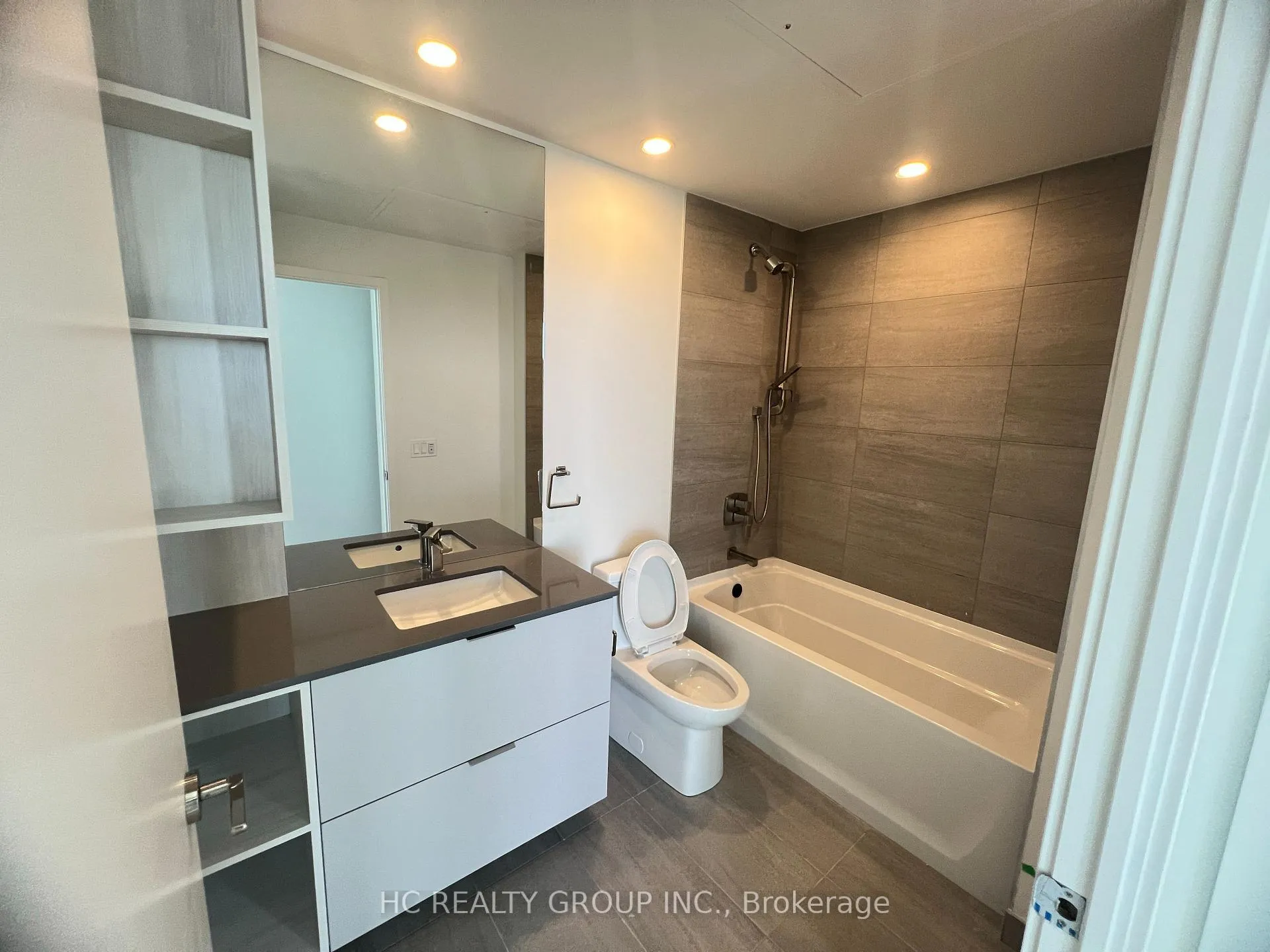 Photo 6 of Unit 2502, 1 Fairview Road E, Mississauga, Mississauga Valleys — HOMEH