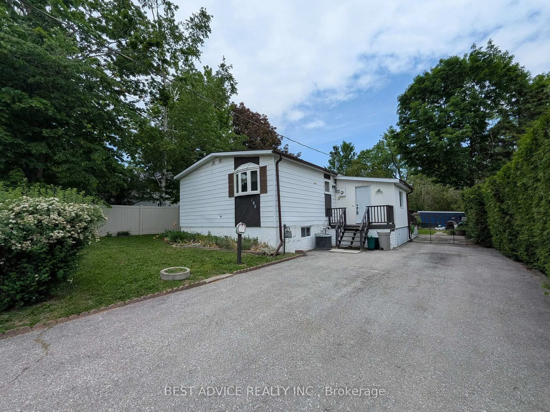 Photo 2 of 180 Westmount Drive S, Orillia — HOMEH
