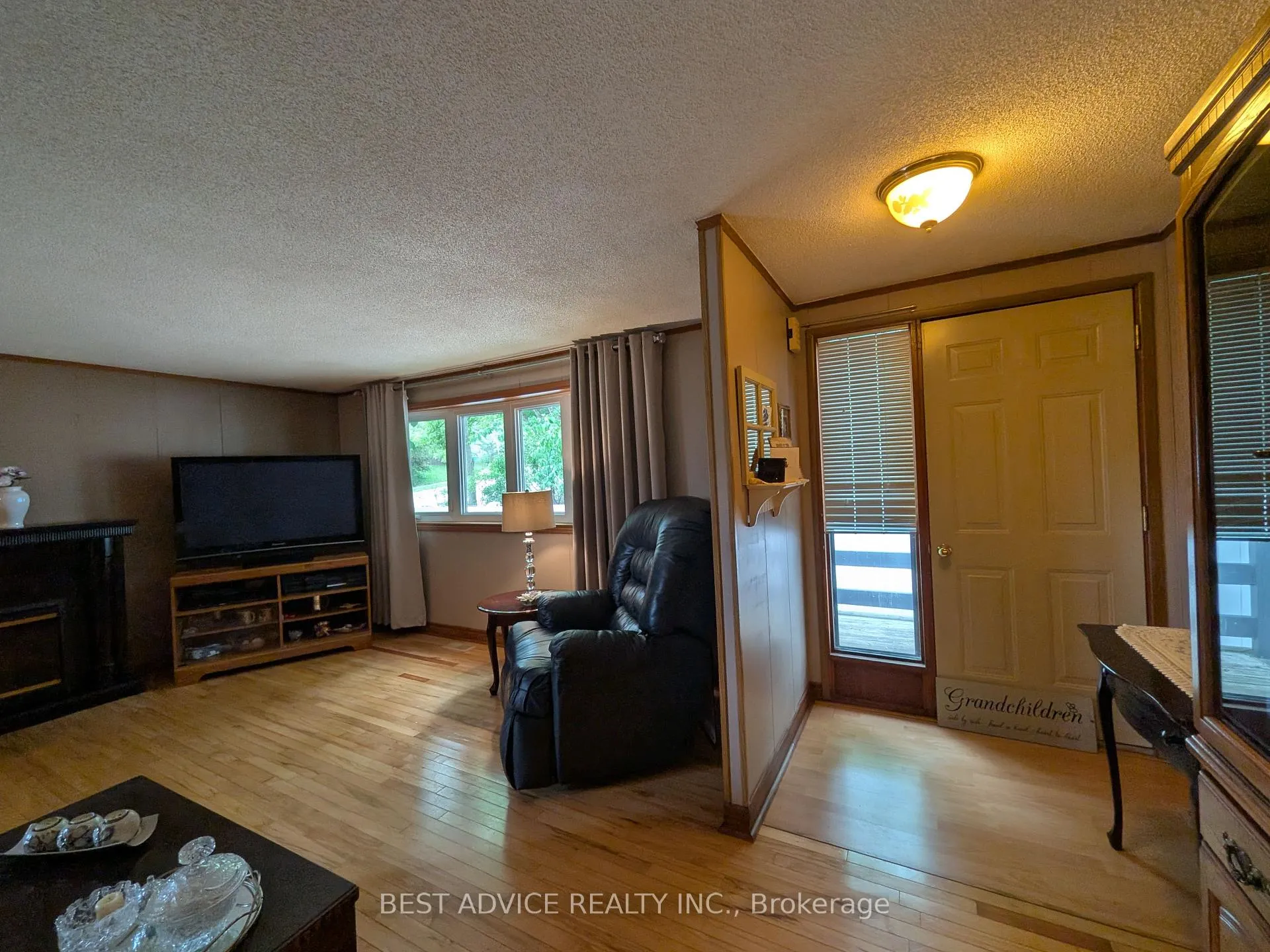 Photo 5 of 180 Westmount Drive S, Orillia — HOMEH