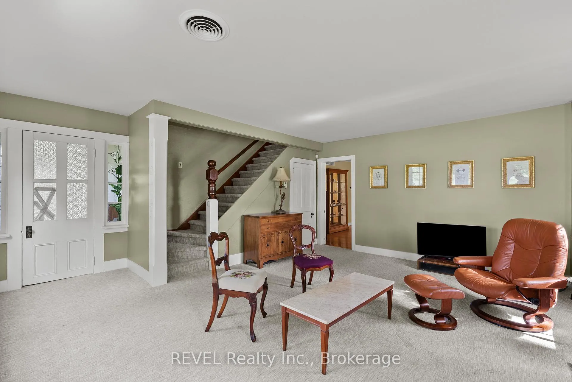 Photo 6 of 10111 Mcleod Road, Niagara Falls, Forestview — HOMEH