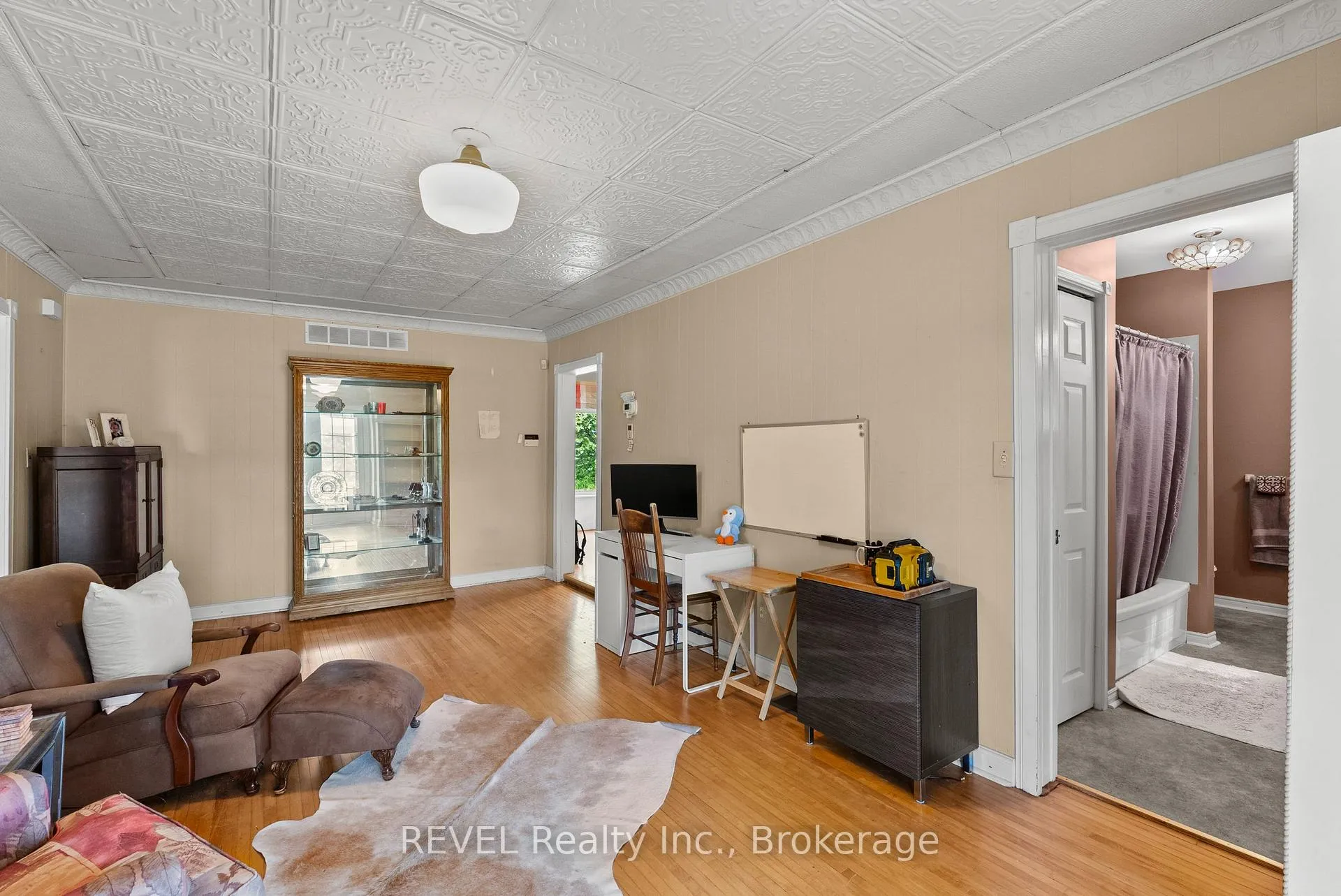 Photo 9 of 10111 Mcleod Road, Niagara Falls, Forestview — HOMEH